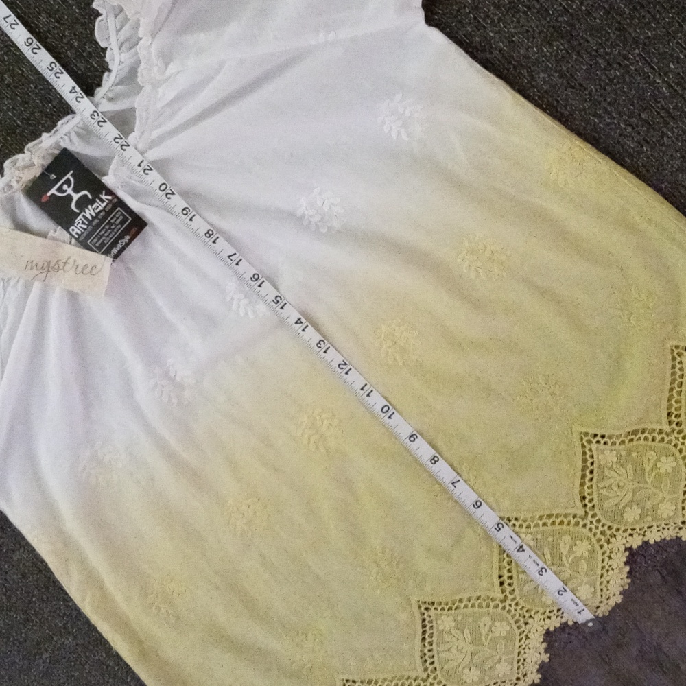 🆕️ 💛Mystree💛 - Ombre Yellow/White Eyelet Peasant Top - Picture 13 of 13